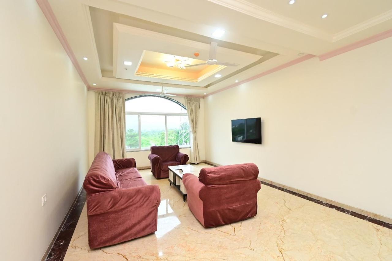 Vedika Garden Hotell Lonavala Eksteriør bilde